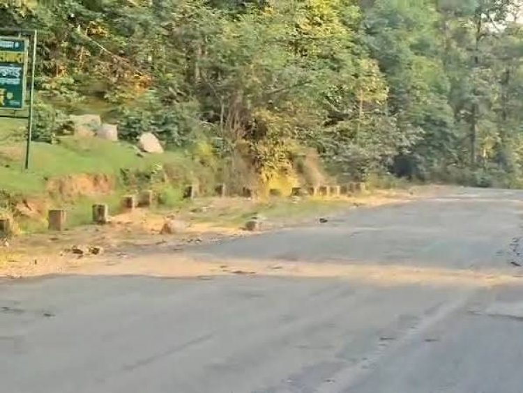 नेशनल हाईवे-45 पर छतौना के पास मरम्मत कार्य जारी, मार्ग पर आवाजाही पूरी तरह चालू