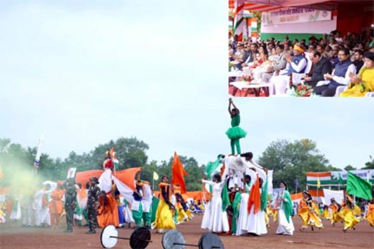 शालेय विद्यार्थियों की सांस्कृतिक प्रस्तुतियों ने बांधा समां