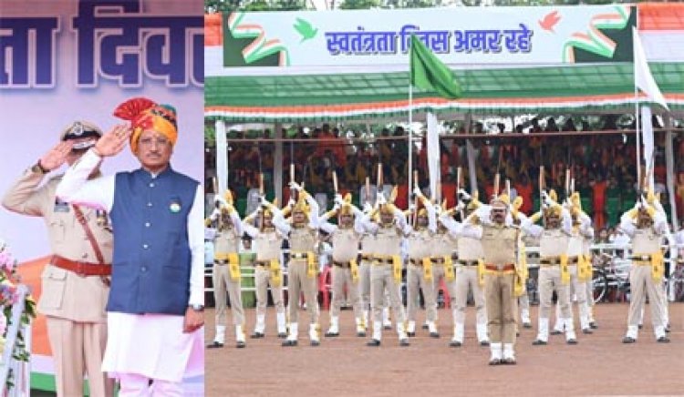  मुख्यमंत्री ने पुलिस परेड ग्राउंड पर किया ध्वजारोहण, परेड की ली सलामी