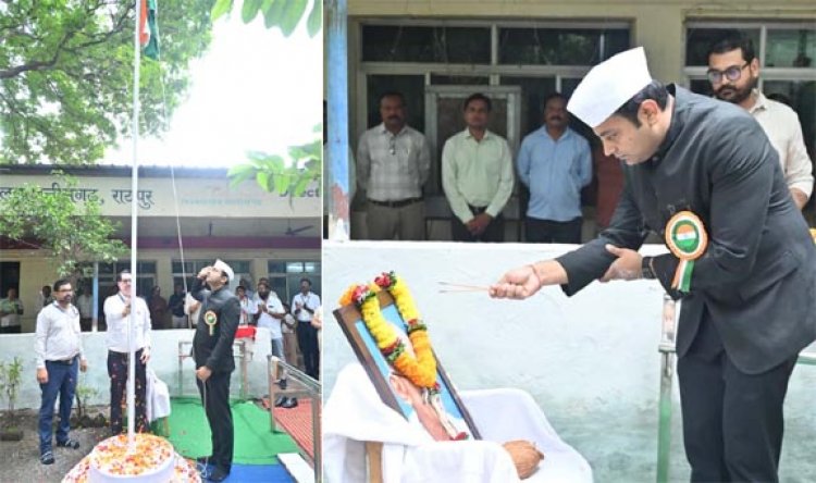  जनसम्पर्क संचालनालय में आयुक्त ने किया ध्वजारोहण