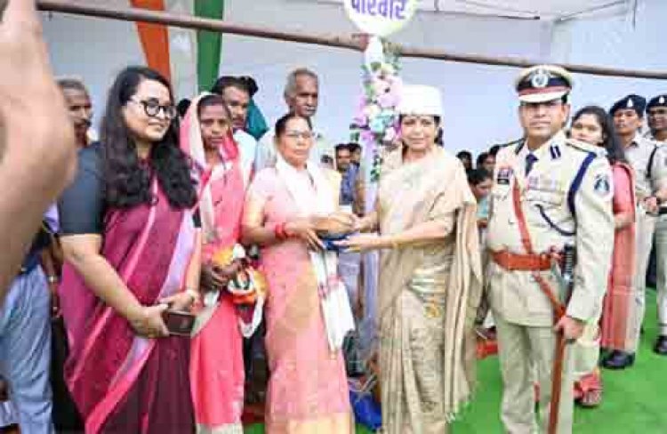 सीखने तक सीमित न रखें, बनाएं आर्थिक सशक्तिकरण का माध्यम- सांसद लक्ष्मी वर्मा