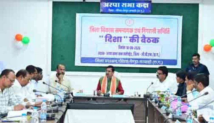 विकास योजनाओं को मिले गति, निर्माण कार्य समय-सीमा में हों पूर्ण :  तोखन साहू