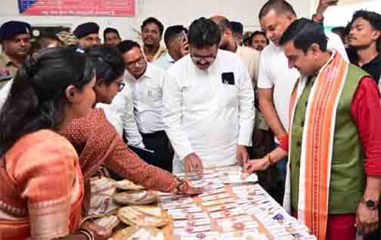 विष्णुभोग की खुशबू और बहनों के हुनर से सजी खास राखी