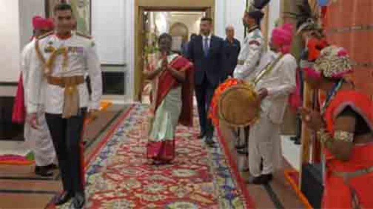 राष्ट्रपति भवन में गूंजी धमतरी के मांदर की थाप