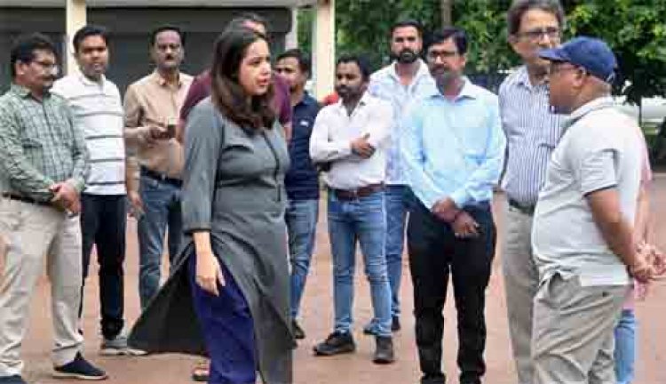 निगम आयुक्त ने कामर्शियल काम्पलेक्स में पार्किंग , सुलभ शौचालय सहित ईएसआईसी डिस्पेंसरी का लिया जायजा
