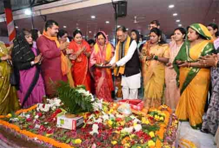 मुख्यमंत्री विष्णुदेव साय ने पवित्र श्रावण मास में अपने निवास में किया रुद्राभिषेक