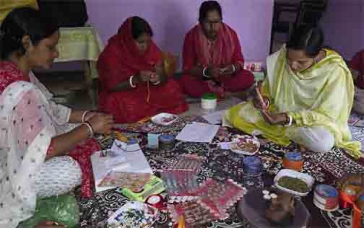“राखी का रिश्ता, भरोसे का साथ—विष्णु भैया संग विकास की बात”