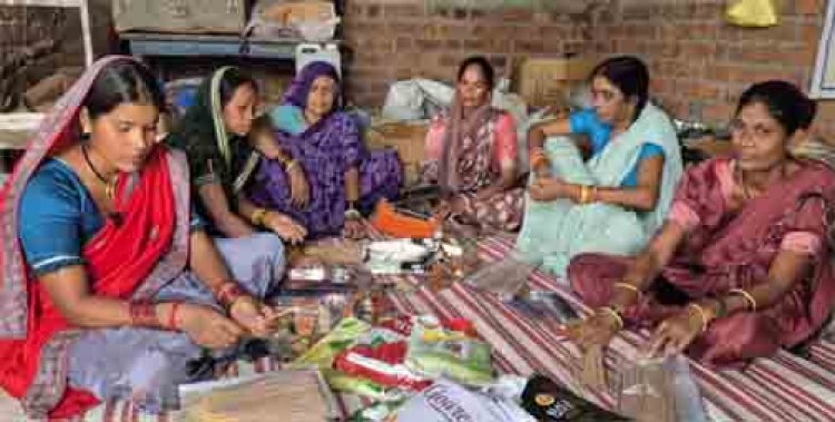 मेहनत और हुनर से थैलीटोला की महिलाएं गढ़ रहीं आत्मनिर्भरता की कहानी