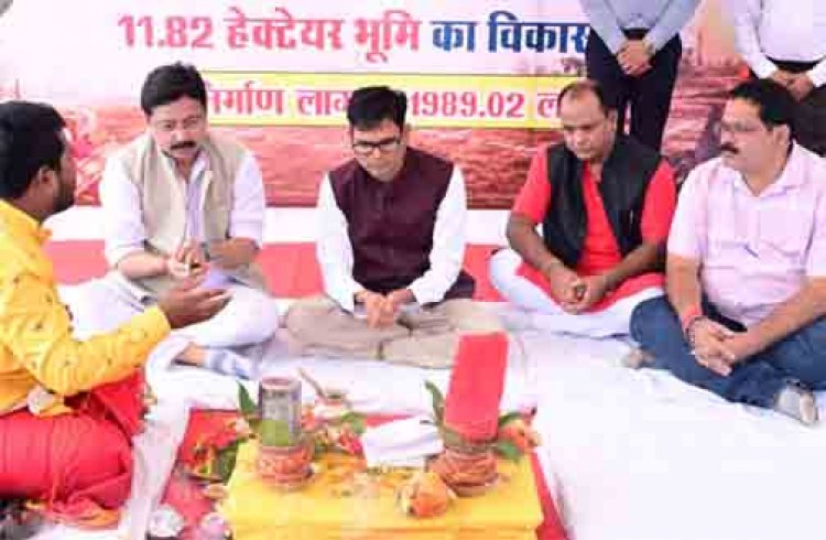 नवा रायपुर को देश की अग्रणी ग्रीनफील्ड सिटी के रूप में विकसित करने पर जोर :  ओ.पी. चौधरी