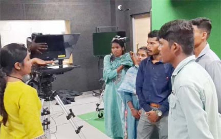 सकारात्मक और निष्पक्ष पत्रकारिता से गढ़ें नया समाज: कुलपति 