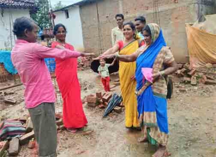 रक्षा सूत्र से बंधा ‘पक्के घर’ का संकल्प