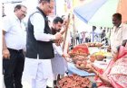 सड़क किनारे पसरे पर अचानक पहुंचे मुख्यमंत्री साय, मीरा के पसरे से खरीदा ‘आशीर्वाद का दीया’