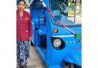 दीदी ई-रिक्शा सहायता योजना से गंगा साहू बनीं आत्मनिर्भर