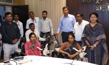 जनदर्शन में तीन दिव्यांगजनों की राह हुई आसान, मिली ट्राईसिकल तो बोले - धन्यवाद विष्णु भैया