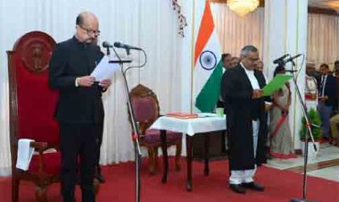 राज्यपाल ने न्यायाधिपति कृष्न राम महापात्र को छत्तीसगढ़ उच्च न्यायालय के मुख्य न्यायाधीश पद की दिलाई शपथ