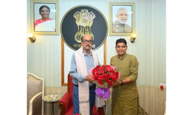 राज्यपाल डेका से मंत्री टंकराम वर्मा ने की सौजन्य भेंट