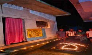 सेवा संकल्प अभियान: नारायणपुर में पीएम आवासों पर जले दीप