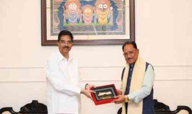 मुख्यमंत्री साय ने ओडिशा के राज्यपाल डॉ. हरि बाबू कंभमपति से की शिष्टाचार भेंट