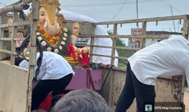 महादेवघाट के पास विसर्जन कुण्ड में 150 से अधिक गणपति मूर्तियों का विसर्जन