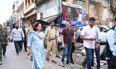 महापौर मीनल चौबे की श्रीगणेश विसर्जन झांकी के दौरान जर्जर भवन को बंद रखने की अपील