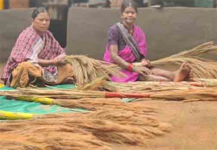 अबुझमाड़ की नई सुबह: जब जंगलों की छांव से निकलकर स्वावलंबन की मिसाल बनीं नारायणपुर की महिलाएं