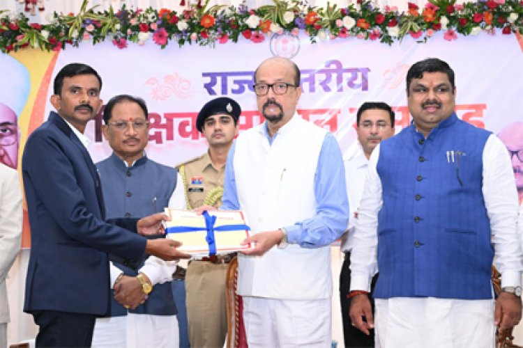 AI के युग में शिक्षक बनें विद्यार्थियों के मार्गदर्शक, तकनीक के विवेकपूर्ण उपयोग की दें सीख : राज्यपाल 