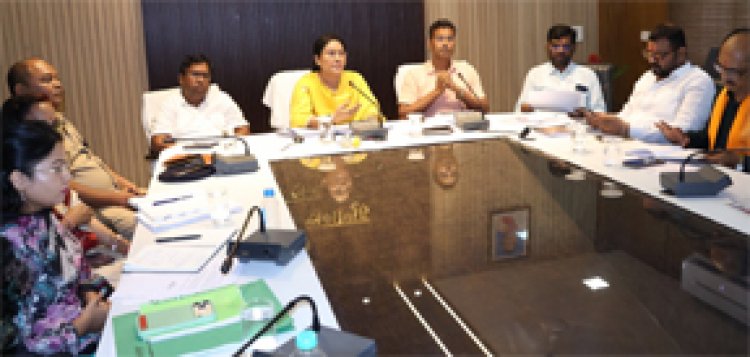 सेवा संकल्प अभियान की तैयारियों को लेकर कलेक्टर श्रीमती दिव्या उमेश मिश्रा ने ली उच्चस्तरीय समीक्षा बैठक