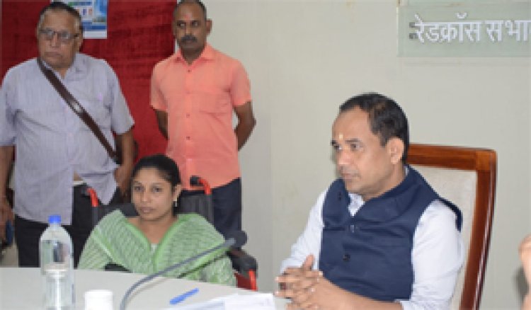 मोटराइज्ड ट्राईसाईकिल ने आसान किया सफर, दिव्यांग गैरेज बना सहारा