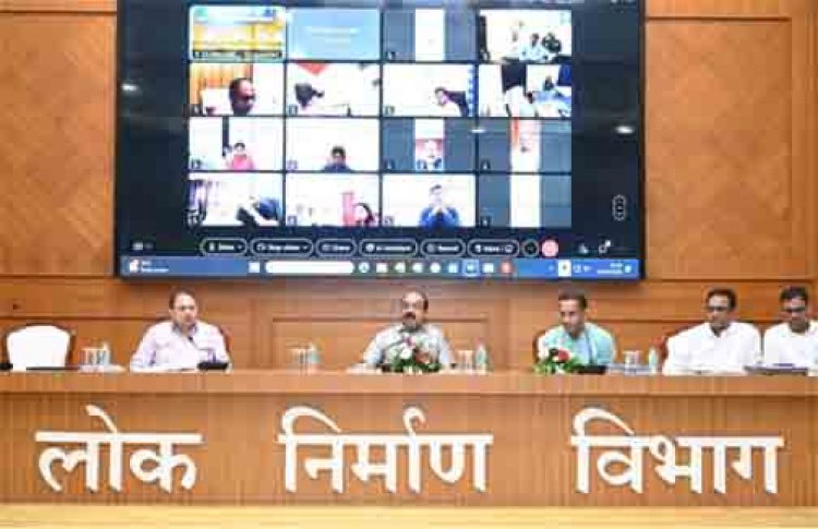 बारिश में खराब सड़कों पर उप मुख्यमंत्री श्री अरुण साव ने जताई नाराजगी, 15 अक्टूबर तक सुधारने के दिए निर्देश