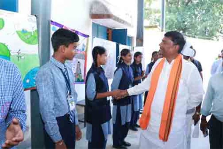 ‘मेरे सपनों का भारत’ चित्रकला एवं भाषण प्रतियोगिता में बच्चों ने दिखाई प्रतिभा