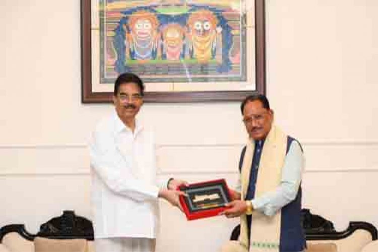 मुख्यमंत्री साय ने ओडिशा के राज्यपाल डॉ. हरि बाबू कंभमपति से की शिष्टाचार भेंट