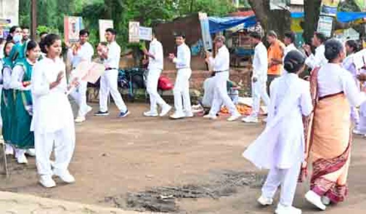 सेवा संकल्प अभियान के तहत नुक्कड़ नाटक और रंगोली से विद्यार्थियों ने दिया जागरूकता एवं राष्ट्र निर्माण का संदेश