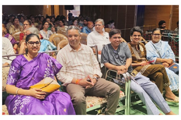 *महाराष्‍ट्र मंडल में आईएएस अफसर रीना कंगाले ने की श्रीगणेश की पूजा*