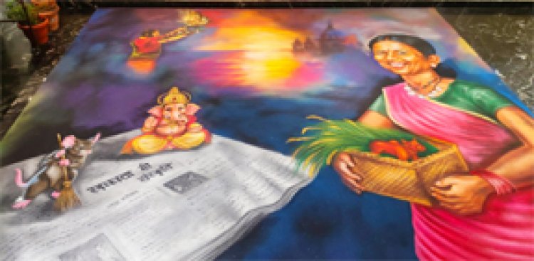 'स्‍वच्‍छता ही संस्‍कृति’ पर भव्‍य रंगोली को देखने के लिए उमड़ रही भीड़
