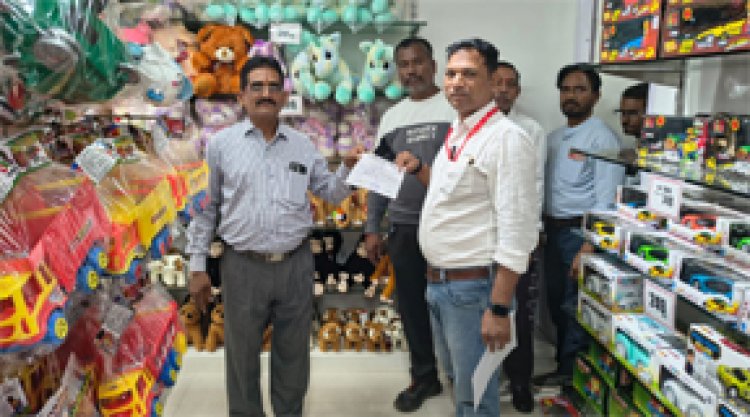 अनुज्ञप्ति लाइसेंस एवं गीला-सूखा कचरा पृथक्करण में लापरवाही पर निगम की कार्रवाई, ₹19 हजार का चालान