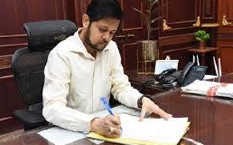 चिटफंड कंपनी के निवेशक राशि के लिए बैंक संबंधी दस्तावेज करें जमा