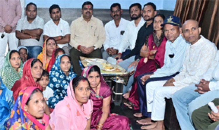 मंत्री गजेन्द्र यादव ने कार्यकर्ताओं के साथ सुनी मन की बात का 138वां संस्करण