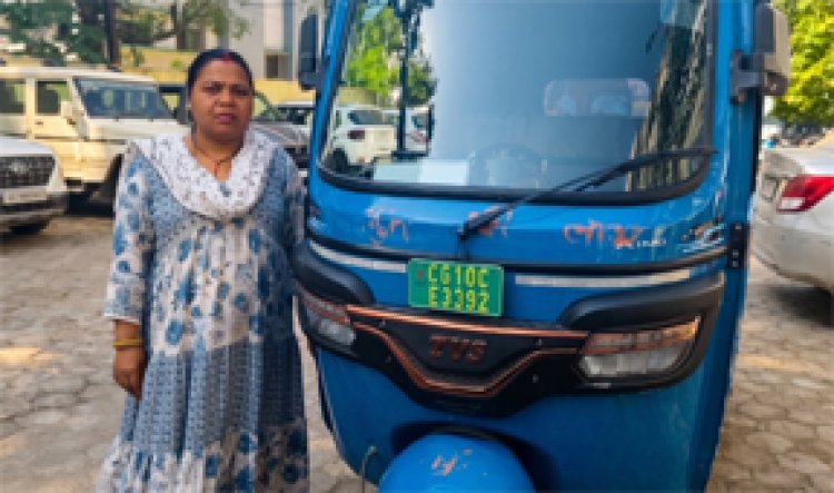 सेवा की कहानी- ई-रिक्शा ने बदली कल्याणी की जिंदगी, कमा रहीं 15 से 20 हजार रुपए हर माह