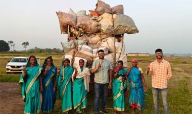 सेवा की कहानी: कचरे से कमाई की राह पर कुदरीडीह की स्वेच्छाग्राही दीदियां, 650 किलो कचरे की बिक्री