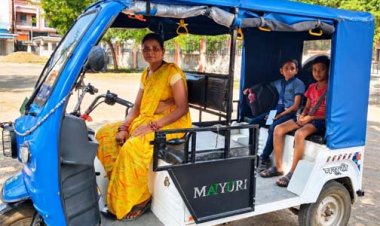 दीदी ई-रिक्शा सहायता योजना से सरिता वर्मा बनी आत्मनिर्भर