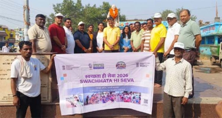 स्वच्छता ही सेवा अभियान  : निगम आयुक्त संबित मिश्रा, एमआईसी सदस्यों, पार्षदों ने सार्वजनिक स्थानों की सफाई  की