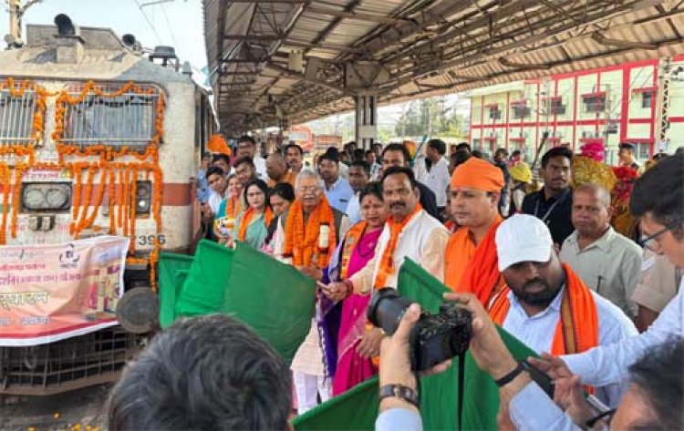 बिलासपुर संभाग के 850 श्रद्धालु विशेष ट्रेन से अयोध्या धाम रवाना