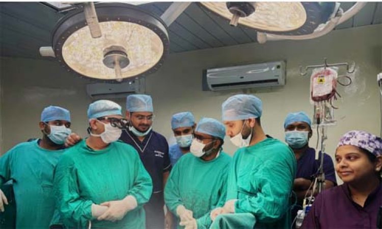 अम्बेडकर अस्पताल की बड़ी उपलब्धि, कैंसर की जटिल गांठ को सफलतापूर्वक निकाला