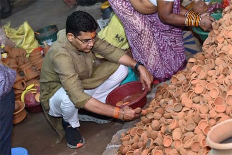 स्थानीय कारीगरों की मेहनत से रोशन हो हर घर, स्वदेशी दीयों से मनाएं दीपावली –   मंत्री टंक राम वर्मा